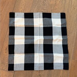 Pottery Barn 24x24 inch pillow cover black and white buffalo check holiday